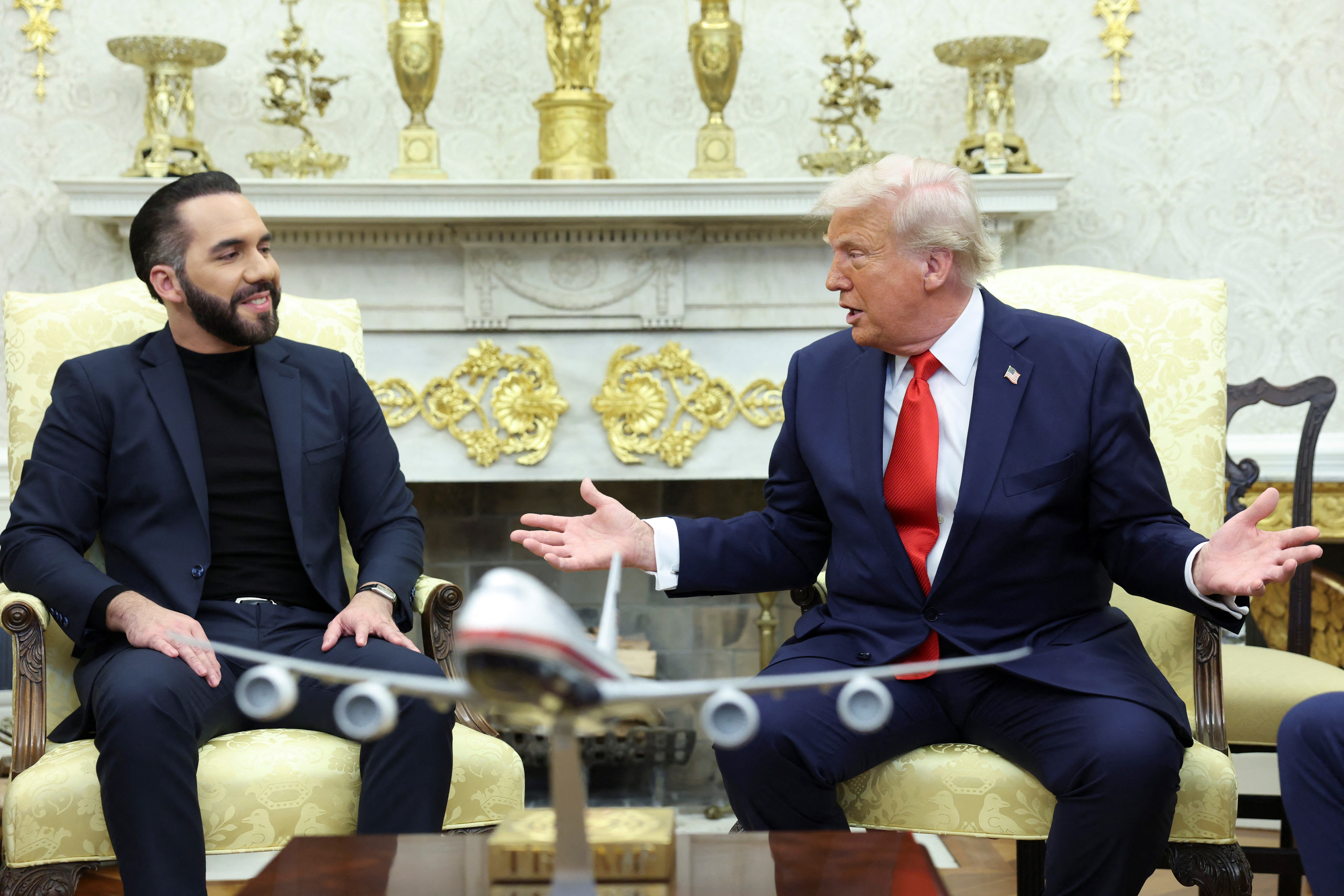 Novo favorito de Trump, Bukele é acusado de violar direitos humanos ao reduzir criminalidade em El Salvador e virou exemplo para a extrema direita dos EUA